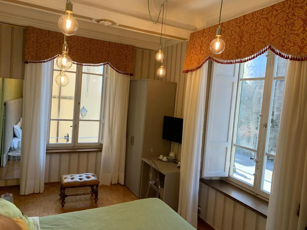**  La Terrazza Di Via Elisa Bed & Breakfast Lucca Italy