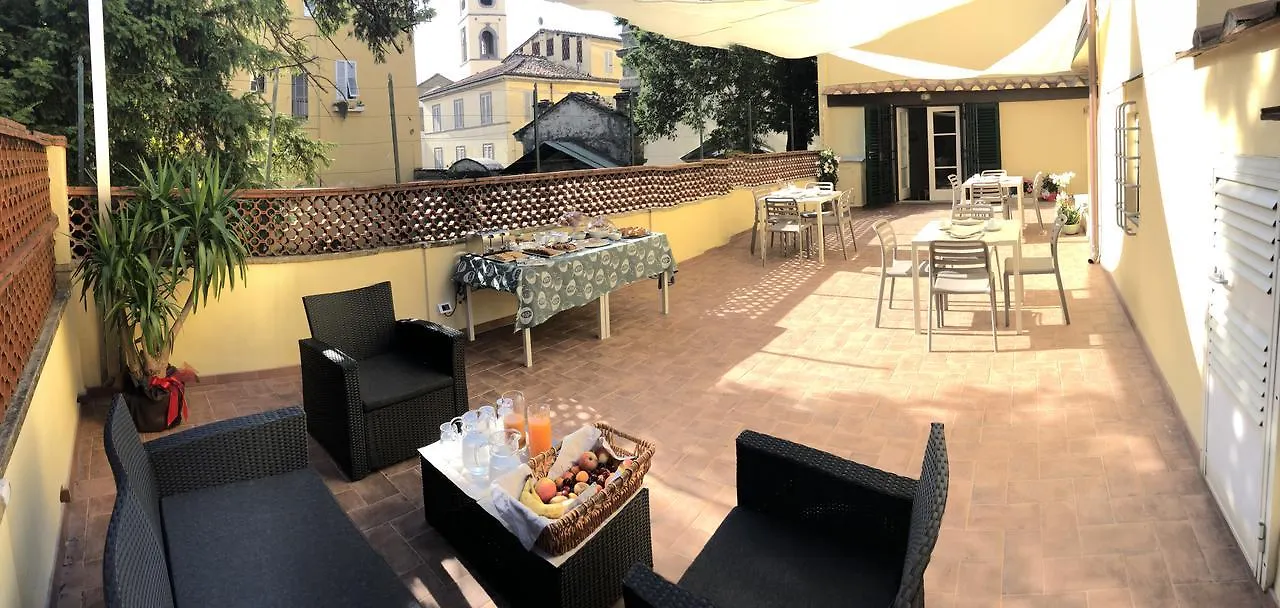 Bed and Breakfast La Terrazza Di Via Elisa à Lucques Couette-café